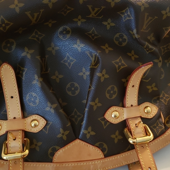 Authentic Louis Vuitton Tivoli GM - Picture 2 of 10